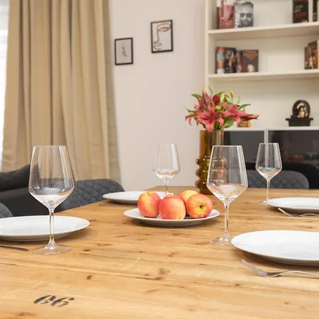 Stadthaus Mit 2 Schlafzimmern & Wohnzimmer Mit Kamin - Kostenloser Privat-parkplatz Auf Dem Grundstueck * Leipzig