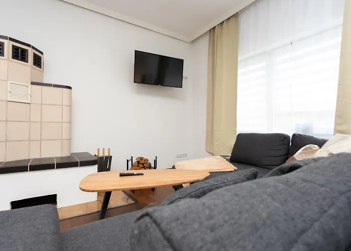 Stadthaus Mit 2 Schlafzimmern & Wohnzimmer Mit Kamin - Kostenloser Privat-parkplatz Auf Dem Grundstueck * Lipsko
