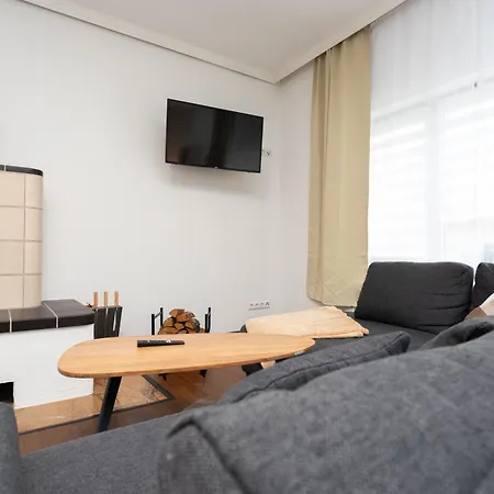 Stadthaus Mit 2 Schlafzimmern & Wohnzimmer Mit Kamin - Kostenloser Privat-parkplatz Auf Dem Grundstueck * Leipzig