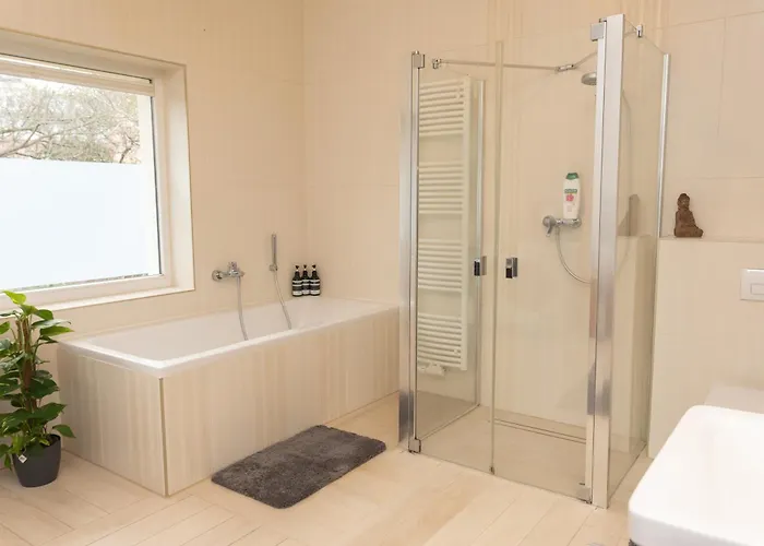 Stadthaus Mit 2 Schlafzimmern & Wohnzimmer Mit Kamin - Kostenloser Privat-parkplatz Auf Dem Grundstueck