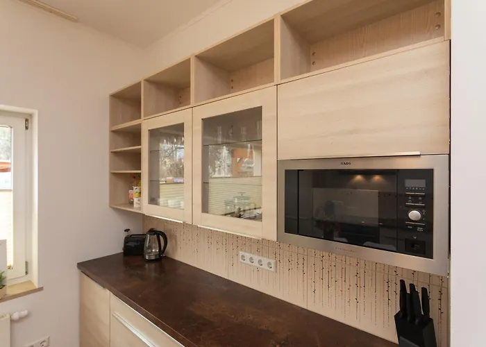 Дом отдыха Stadthaus Mit 2 Schlafzimmern & Wohnzimmer Mit Kamin - Kostenloser Privat-parkplatz Auf Dem Grundstueck Лейпциг