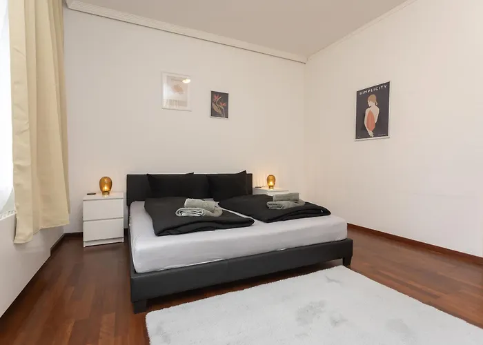 Stadthaus Mit 2 Schlafzimmern & Wohnzimmer Mit Kamin - Kostenloser Privat-parkplatz Auf Dem Grundstueck